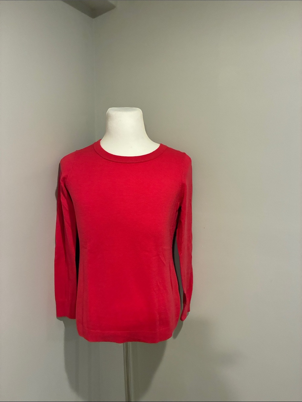 Banana Republic Women's Red Crewneck Sweater
